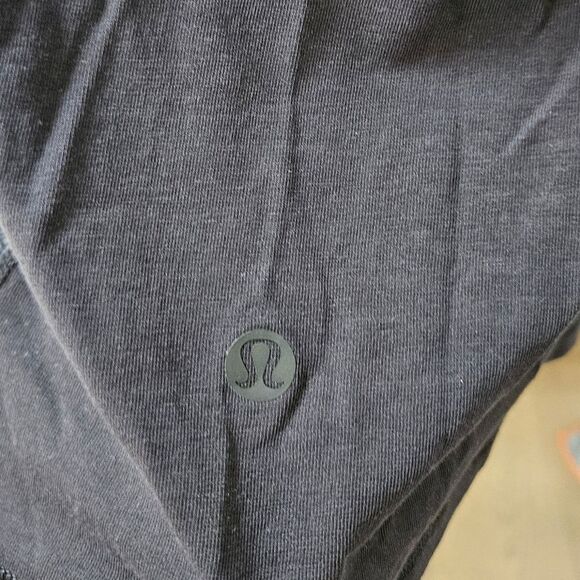 Tie Back Lululemon Black Sleeveless Women's Top - Picture 3 of 4